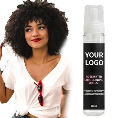 China Marca privada Mousse de definição de rizos hidratados e definidos e de volume de cabelo leve estilos de espuma Mousse de cabelo para trança de rizos bobina de onda à venda