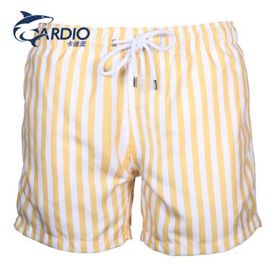 China Anti Wrinkle Yellow Mens Striped Gym Shorts Bodybuilding Polyester Spandex Shorts for sale