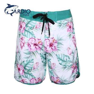 China Anti-Wrinkle Floral Print Mens Bodybuilding Workout Cycling Shorts for sale