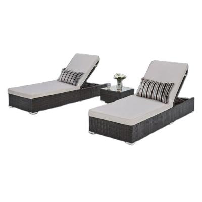 China Modern Daybed Rattan Outdoor Sun Lounge Long Chair With Cushions And Single Extended Table for sale