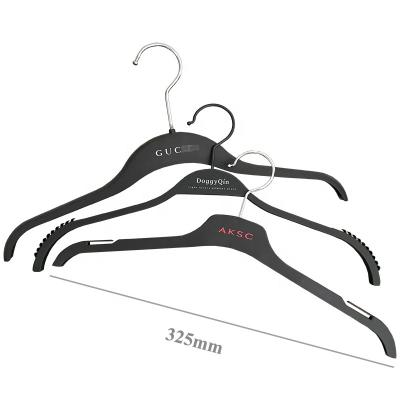 China Multi-Functional/ABS/ECO Plastic Clothing Hanger KABEEN Custom Brand Logo Luxury Matte Black Suit Coat Friendly Hangers for Clothing Store for sale