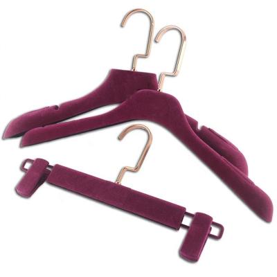 China Wholesale Price Multi-Functional/ABS/ECO Friendly Plastic Luxury Rose Non Slip Red Velvet Clothing Pants Hanger With Custom Logo Garment Hangers for sale