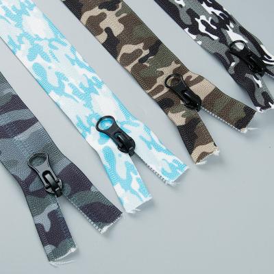 China Wholesale 3#5#pouch Zipper Bag Cosmetic Bag Camouflage Printing Camouflage Military Clothing Nylon Printed Waterproof Zipper Long Chain for sale