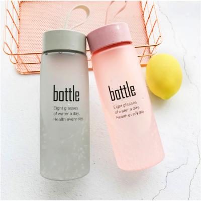 China 520ml Sustainable Wheat Straw Plastic Water Bottle With Rope Frosted Glass Spray Bottle Wholesale for sale