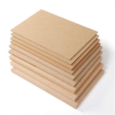 中国 Manufacturer Custom Wholesale Grain MDF Wood Board Moisture Proof Pre Laminated 販売のため