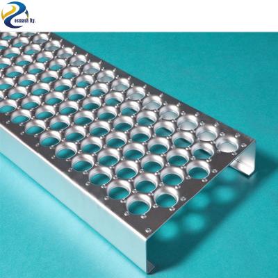 China Modern Online Shopping Metal Galvanized Anti Skid Anti Slip Steel Grating Plate for sale