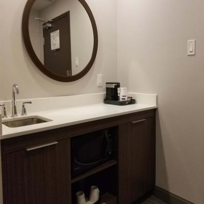 China Traditional Hampton Inn Guestroom Wet Bar for sale