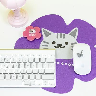 China Custom Leather Waterproof Office Mat Mous Pad Gaming Kawaii Mouse Pad Flower Design PU Heat Resistance Place Mat for sale