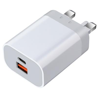 China Electronic devices such as Mobile Phones and Computers Compact UK 30W USB C Charger PD/QC 3.0 Durable Charger for iPhone 14/ Pro Max/13 Pro/13 Pro Max, iPad for sale