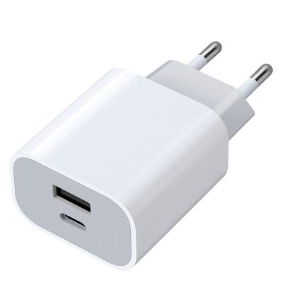 China Electronic Devices Such As Mobile Phones And Computers Fast Charger 20W USB C Wall Charger, PD Power Supply Dual Port Fast Charging Pad Plug For iPhone 13/12/11 /Pro Max for sale