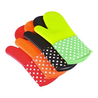 China Traditional Cute Cooking Microwave Non Slip Clamp Pot Holder Kitchen DishesSilicone Oven Heat Insulated Mitt for sale