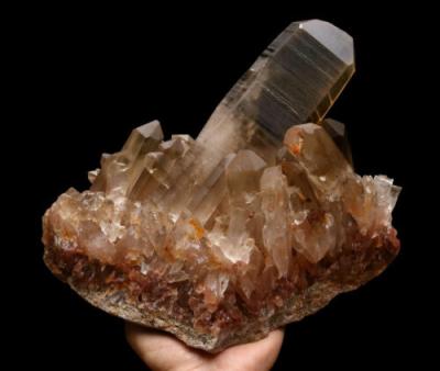 China Wholesale China Crystal Group Natural Smoking Mineral Specimen Beautiful for sale