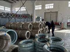 Loading wire in spool