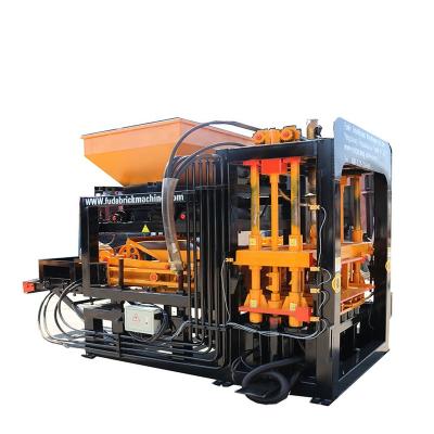 China Building Material Shops QT4-18 widely used concrete block making machine for sale Semi auto cement block making machine moulds concrete for sale