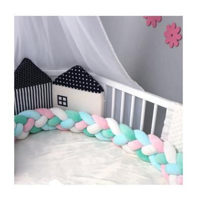 China PORTABLE Newborn Bumper Mat Baby Crib Plush Hutch Crib Bedding Protector Knotted Braided Bumper for sale