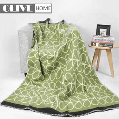 China Amazon Hot Selling Anti-pilling Soft Warm Wool Yarn Throw Organic Printed Thick Blanket for sale