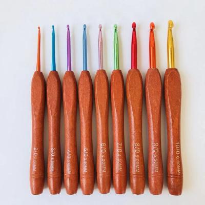 China Wood Handle + Crochet Aluminum Head Color Needle Wood Handle Crochet DIY Crochet Tool Kit Color Aluminum Knitting Hook for sale