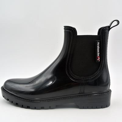 China Fashionable Women PVC Ankle Waterproof Rain Boots On Outdoor for sale