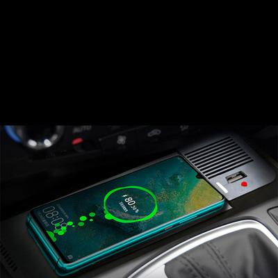 China 2021 New 15W Handsfree Wireless Car Charger Phone Charging Panel For Audi A4 A5 S5 Q5 Car For iPhone 8 12 13 iPhone X iPhone 11 Samsung for sale