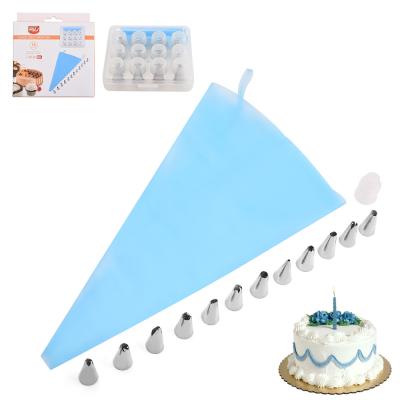 China Silicone Cake Butter Decorating Spout Set Decorating Bag Kitchen Stainless Steel Spout 12 Heads Household Decorating Baking Tools for sale