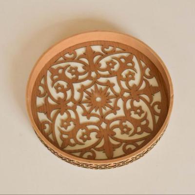 China Handmade Wood Engrave Glass Brown Round Serving Trays for sale