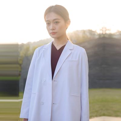 China Anti Wrinkle Women Doctor Uniform Anti Wrinkle Hospital Polyester Cotton Coat for sale