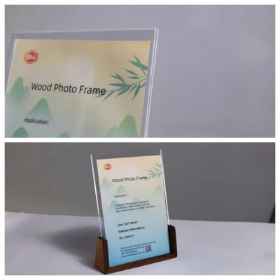 China 0.5 Vertical Acrylic Picture Frames Eco Friendly Personalized Acrylic Photo Frame for sale