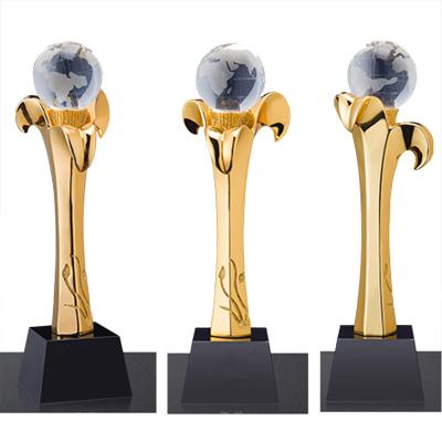 China Europe Cheap Wholesale Customized Lettering , Golden Land Crystal Award Trophy / for sale