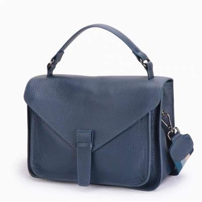 China 2021 Fashion Factory Price Retro Design Luxury Ladies Handbag One Shoulder Messenger Bag for sale