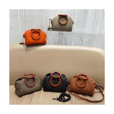 China Fashion New Arrival Retro Bags Women Personality Ladies Large Capacity Handbags for sale