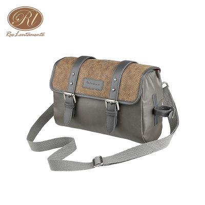 China Water resistant material. Pure handmade bag. Retro Roswheel Series Water Repellent And Handmade 5 Liter Canvas Road Bike Handlebar Bag for sale