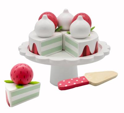 China Role Playing Strawberry Wooden Birthday Toys New Style Statistical Institute Game Toys Magnetic Cake Cutter Toy Set For Children for sale