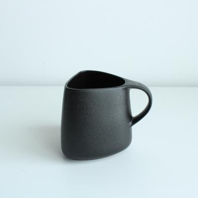 China Viable Ceramic Mug Cup Coffee Drinking Tea Mug With Handle 480ml 16oz Unique Creative Shape Customize Drinkware Black Mug Tea Set for sale