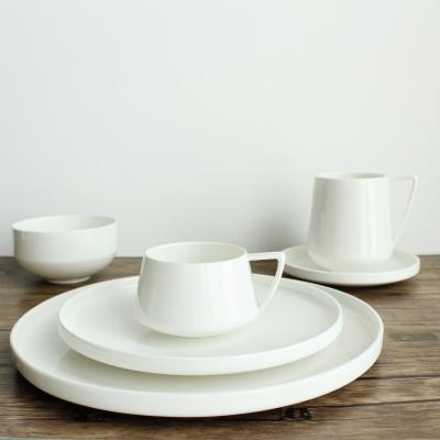 China Wholesale Viable Six Pieces Simple Classic Minimal White Ceramic Dinner Set Dinnerware Set For Wedding Hotel Home Serving for sale