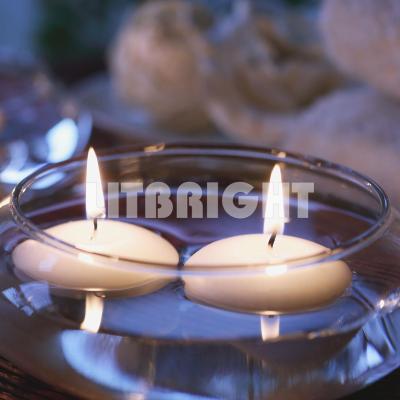 China Wholesale Stable Flame Wedding Floating Candles Waterproof Floating Candles Paraffin Solid for sale