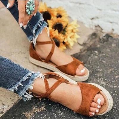 China Flat 2021 Large Size Women's Summer Shoes Roman Women's Ankle Strap Flat Sandals for sale