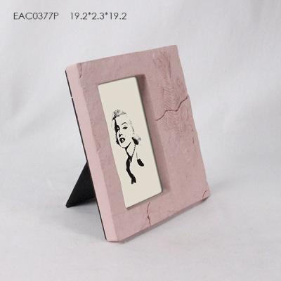 China Family Colored Concrete Picture Frame Table With Rubber Stand 19.2cm × 2.3cm × 19.2cm for sale