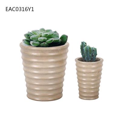 China Streak Cement Flower Vase / Home Yard Concrete Flower Pots With Drainer for sale