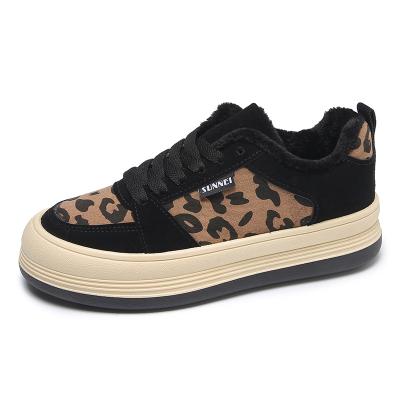 China Winter Season Anti-Slippery Women Shoes Leopard Print Height Increasing Ladies To Warm Skate Shoes for sale