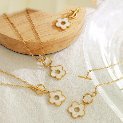 China TRENDY Hot Selling Simple Women's Fashion White Sea Niche Shell Flower Stainless Steel 18K Gold Necklace Non-fading Pendant Jewelry for sale