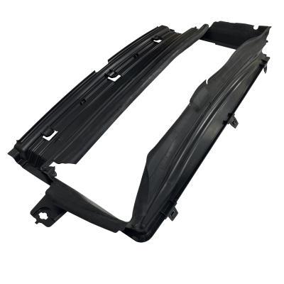 中国 31425367 Auto Parts Car Parts Radiator Support Baffle Air Guide For Volvo XC60 2018 販売のため