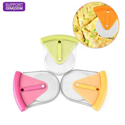 China Small Easy Stocked Ready Stock Colorful Roller Pizza Cutter Wheel With Protective Blade Cover Pastry Tool for sale