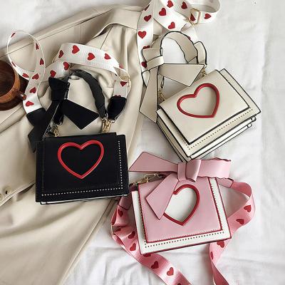 China Fashion valentine gifts 2022 cute lovely women purse valentines day gifts purses women bag embroidery love shape ladies pinch purse for sale