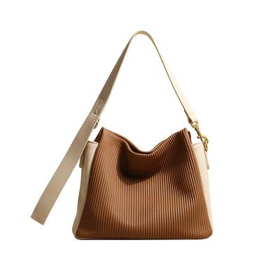 China Newest Style Design Fashion Women's Pleated Handbags Ladies Water Resistant One Shoulder PU Tote Crossbody Bag for sale