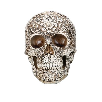 China 1:1 Resin Skull Europe Style Home Figure Handcarfts Halloween Gift Human Head Skull Sculpture for sale