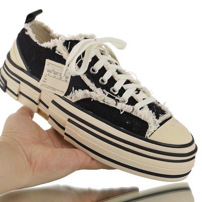 China 2023 Trend New Design Lightweight Canvas Fashion Low Top Comfortable Sneakers Men's Casual Skateboarding Shoes for sale