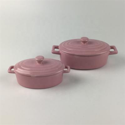 China Home Kitchen Sustainable Kitchen Oval Ceramic Hot Pot Casserole Set With Cover for sale