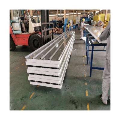 China 950/980/1150mm Wholesale Warehouse Industrial Metal Sandwich Polycarbonate Container Roofing Panel for sale