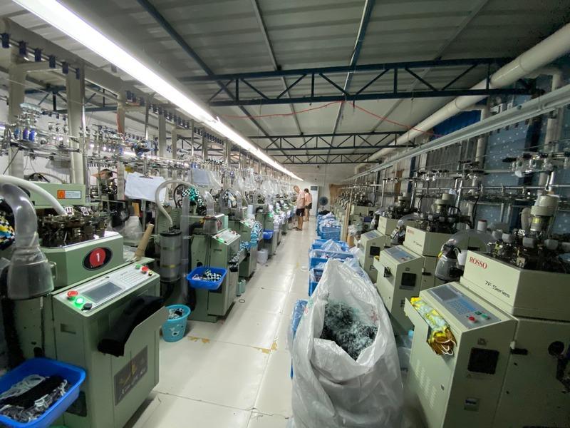 Verified China supplier - Haining Yuan Hua Town Lifeng Socks Factory