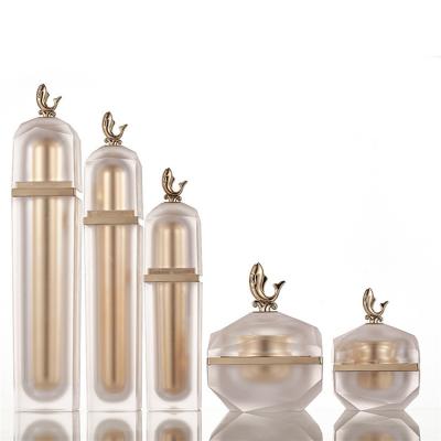 China Professional Manufacturer 60ml Luxury Double Lotion Bottle with Gold Body for sale